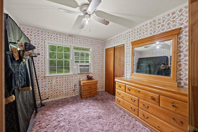 bedroom featuring crown molding, ceiling fan, light carpet, and wallpapered walls