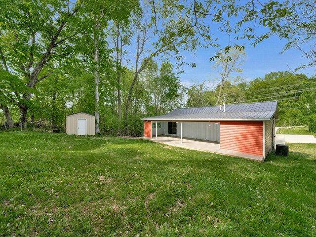 3120 Trenton Rd, Clarksville, TN 37040 - view of yard featuring a storage shed, a patio, and an outdoor structure