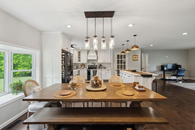 790 Noah Dr, Hohenwald, TN 38462 - dining area with dark wood finished floors, baseboards, visible vents, and recessed lighting