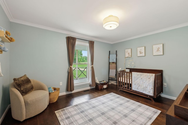 790 Noah Dr, Hohenwald, TN 38462 - bedroom with baseboards, visible vents, crown molding, and wood finished floors