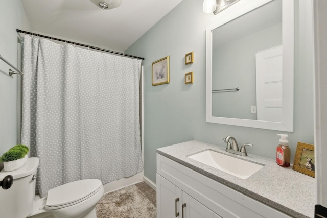 790 Noah Dr, Hohenwald, TN 38462 - full bath featuring toilet, baseboards, vanity, and curtained shower