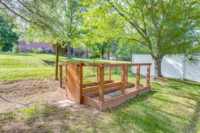 view of yard featuring fence
