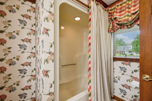 1314 Huntington Dr, Columbia, TN 38401 - full bathroom with shower / bath combo with shower curtain