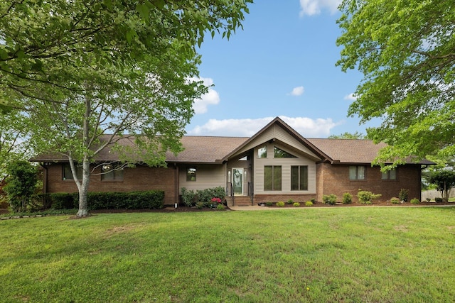 1314 Huntington Dr, Columbia, TN 38401 - single story home with a front lawn and brick siding