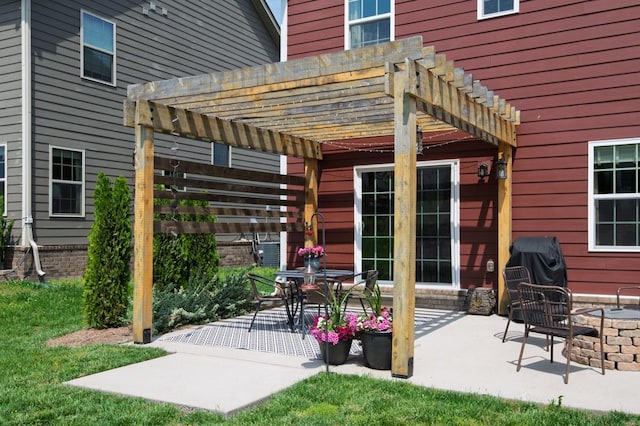 view of patio featuring a pergola