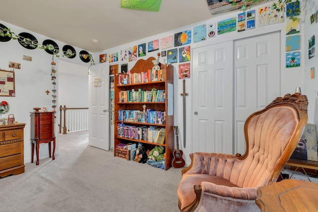 living area with carpet