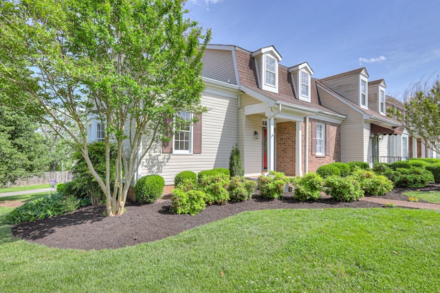601 Foxborough Sq W, Brentwood, TN 37027 - view of front of home with a front yard and a shingled roof