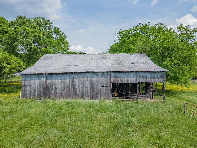 447 Canaan Rd, Columbia, TN 38401 - view of outdoor structure with fence and an outdoor structure