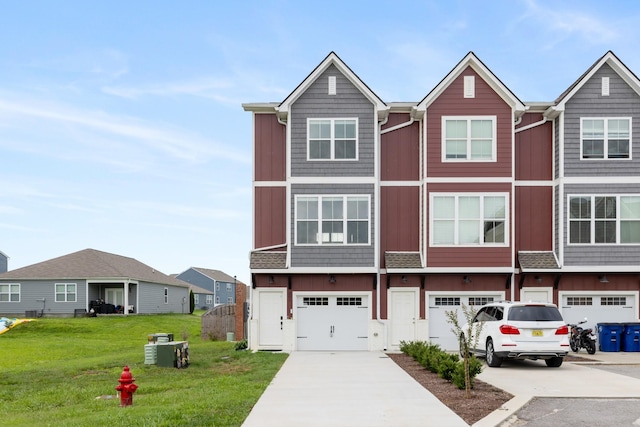 301 Harper Lndg Unit 301, Chapel Hill, TN 37034 - multi unit property featuring a garage, driveway, and a front lawn