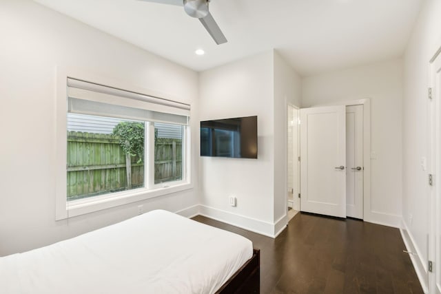bedroom with recessed lighting, baseboards, dark wood-style floors, and ceiling fan