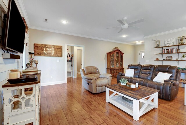 5014 Rainier Dr, Chapel Hill, TN 37034 - living area with ceiling fan, crown molding, light wood-type flooring, baseboards, and recessed lighting