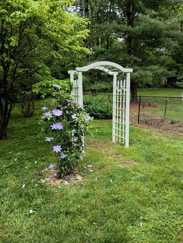view of yard featuring fence
