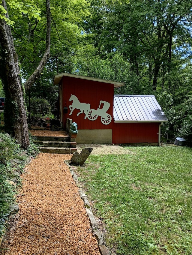 view of outbuilding with an outbuilding