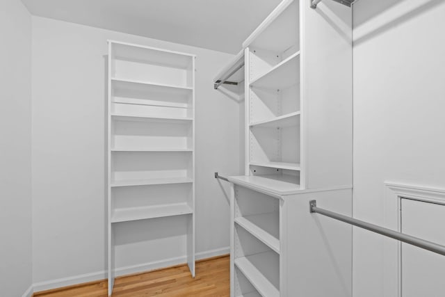 8224 Victory Trl, Brentwood, TN 37027 - walk in closet featuring light wood-type flooring