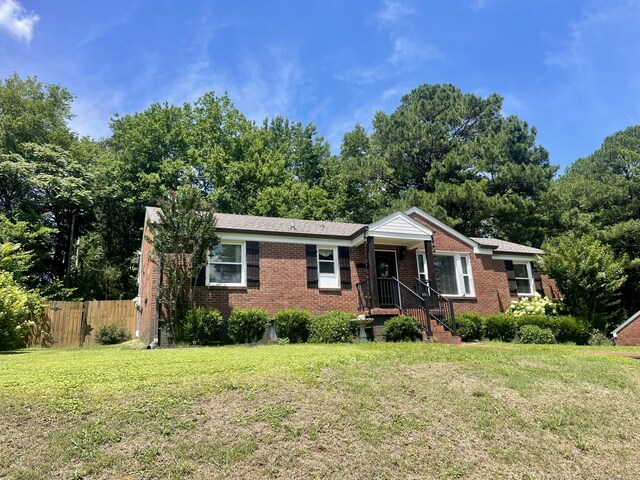 1072 Forrest Dr, Clarksville, TN 37040 - ranch-style home with brick siding