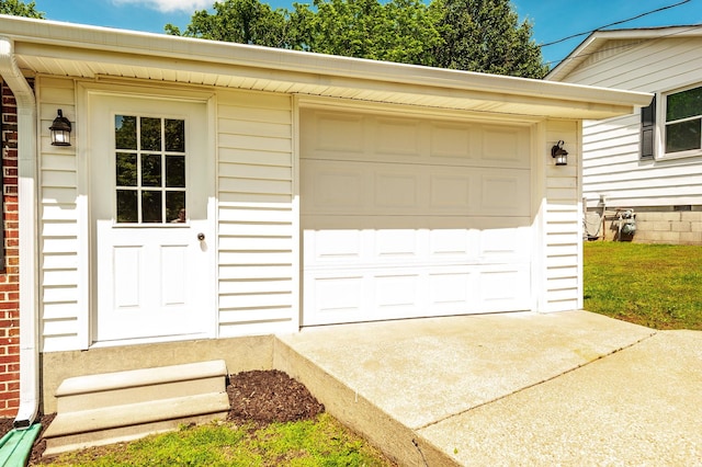 154 Church Ave, Watertown, TN 37184 - detached garage featuring concrete driveway
