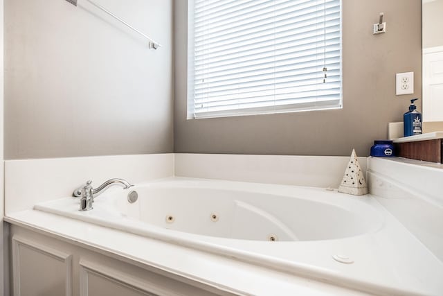 1505 Sylvan Park Ct, Mount Juliet, TN 37122 - full bathroom featuring a whirlpool tub