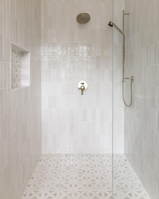 1408 Adams St, Franklin, TN 37064 - bathroom featuring a tile shower