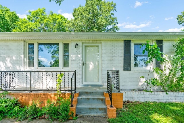1872 River Rd, Clarksville, TN 37040 - entrance to property featuring brick siding