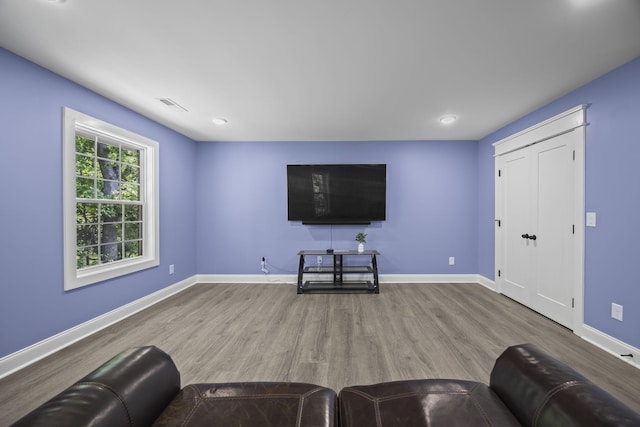 601 Joyce Ave, Lewisburg, TN 37091 - living area with visible vents, wood finished floors, and baseboards