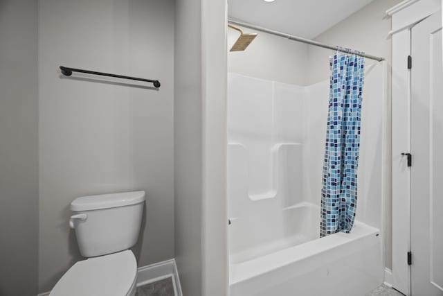 601 Joyce Ave, Lewisburg, TN 37091 - full bathroom featuring shower / bath combination with curtain, toilet, and baseboards
