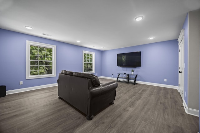 601 Joyce Ave, Lewisburg, TN 37091 - living area with baseboards, dark wood-type flooring, visible vents, and recessed lighting