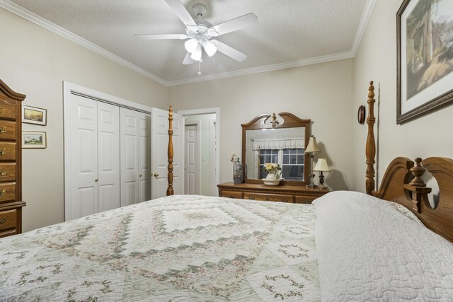 746 Shadow Ln, Belvidere, TN 37306 - bedroom featuring ornamental molding, a textured ceiling, a closet, and a ceiling fan
