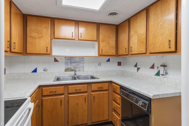 kitchen featuring a sink, tasteful backsplash, white range with electric stovetop, and dishwasher