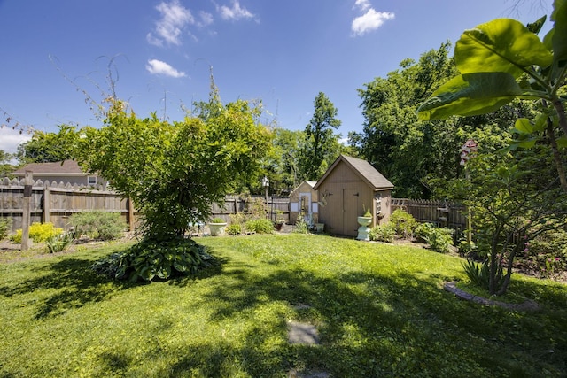 2004 Pinewood Ct, Mount Juliet, TN 37122 - view of yard with a storage shed and an outbuilding