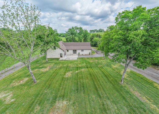 view of front of house featuring a front yard