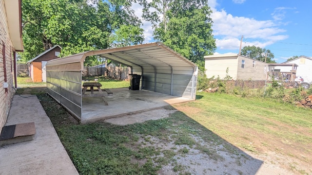 624 W Eastland St, Gallatin, TN 37066 - view of yard featuring a carport