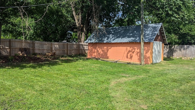624 W Eastland St, Gallatin, TN 37066 - view of yard with a storage shed and an outdoor structure