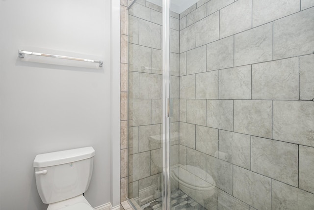 5509 Dana Ln, Franklin, TN 37064 - bathroom with toilet and a shower stall