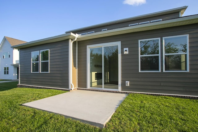 126 W Cassa Way, Mount Juliet, TN 37122 - back of house featuring a yard and a patio area