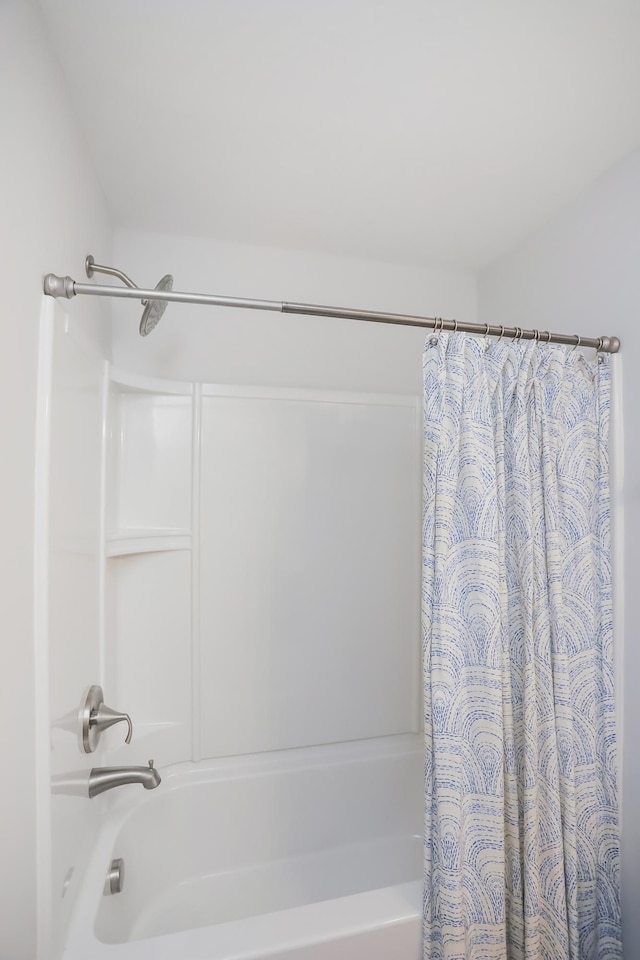 2804 Sonoma Way, Columbia, TN 38401 - full bathroom featuring shower / tub combo