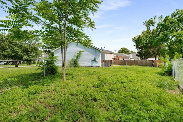 5000 Trailwater Dr, Antioch, TN 37013 - view of yard featuring fence and central air condition unit