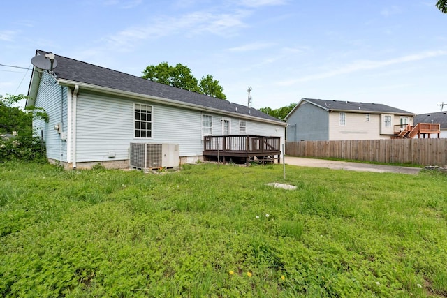 5000 Trailwater Dr, Antioch, TN 37013 - back of house with a deck and cooling unit
