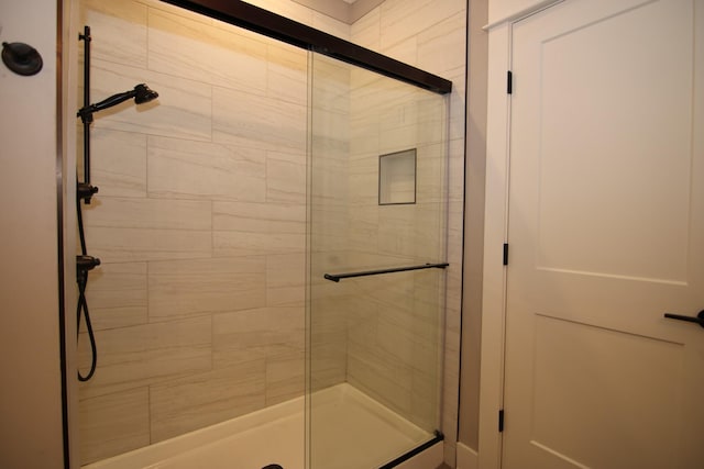 106 Nickolas Cir, Lebanon, TN 37087 - bathroom featuring a stall shower