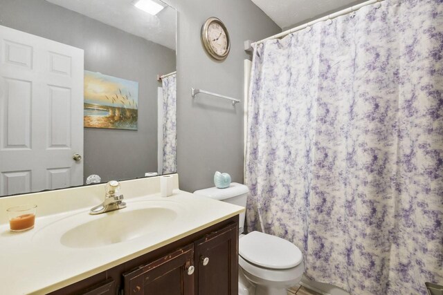 119 Sleepy Hollow Dr, Springfield, TN 37172 - full bathroom featuring toilet, vanity, and a shower with curtain