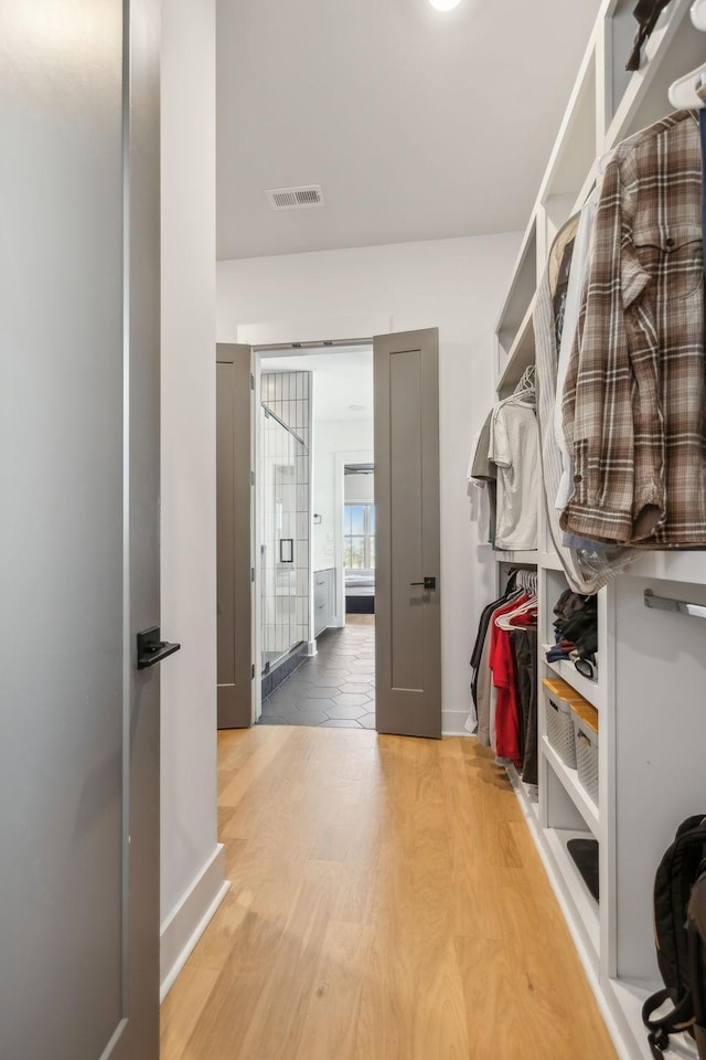 5734 Willoughby Way, Murfreesboro, TN 37129 - walk in closet featuring light wood-type flooring and visible vents