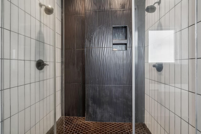 5734 Willoughby Way, Murfreesboro, TN 37129 - bathroom with a stall shower