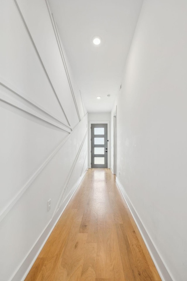 5734 Willoughby Way, Murfreesboro, TN 37129 - hall featuring baseboards, recessed lighting, and light wood-type flooring