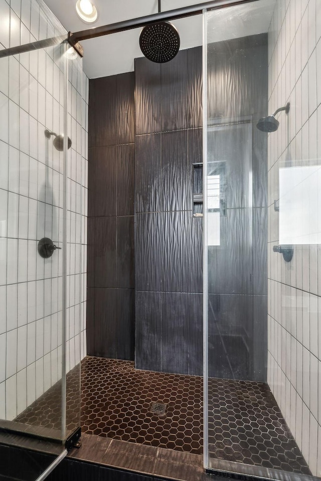 5734 Willoughby Way, Murfreesboro, TN 37129 - full bath with a stall shower