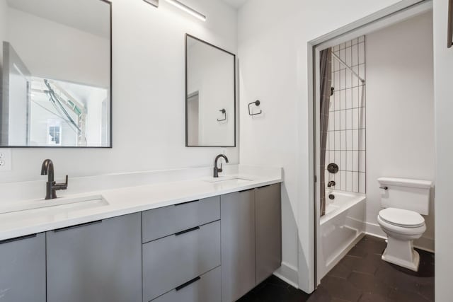 5734 Willoughby Way, Murfreesboro, TN 37129 - full bathroom with a sink, double vanity, toilet, and baseboards