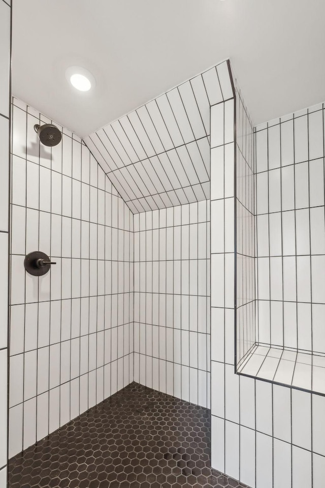 5734 Willoughby Way, Murfreesboro, TN 37129 - bathroom with tile walls and tiled shower