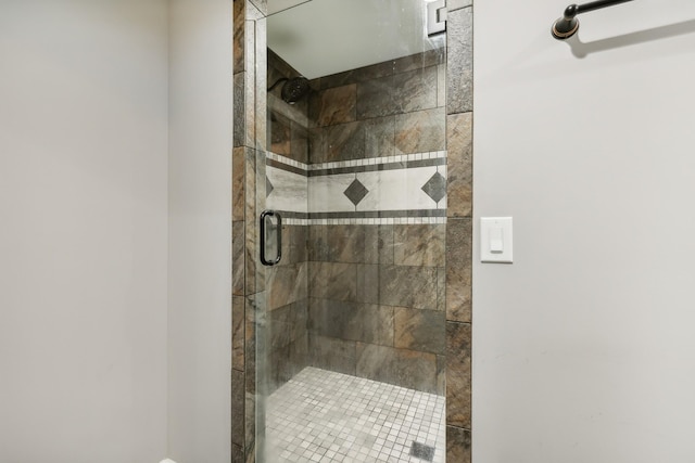 855 Sneed Blvd, Lafayette, TN 37083 - full bathroom featuring a shower stall