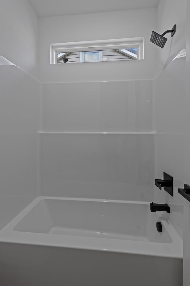 3313 Parker Ln, Chattanooga, TN 37419 - full bath featuring washtub / shower combination
