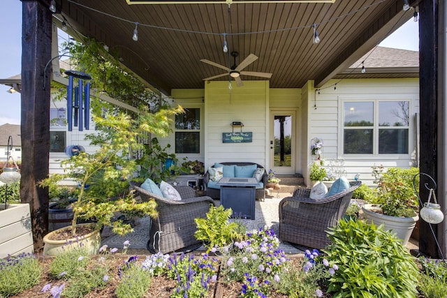 view of patio featuring an outdoor hangout area and a ceiling fan
