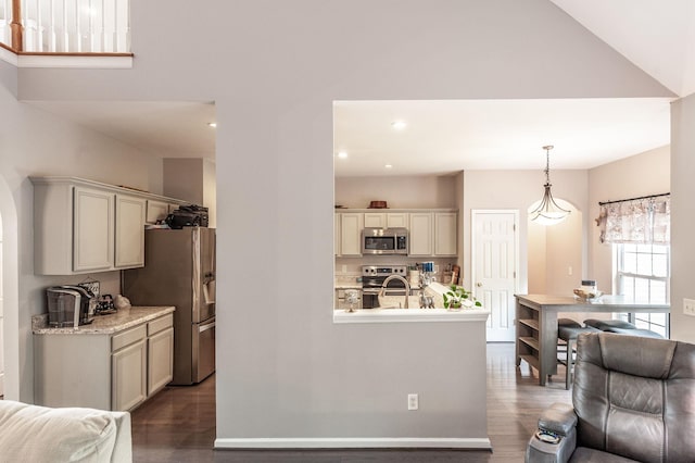 1040 Mansker Farm Blvd, Hendersonville, TN 37075 - kitchen featuring stainless steel appliances, dark wood-type flooring, recessed lighting, decorative light fixtures, and open floor plan