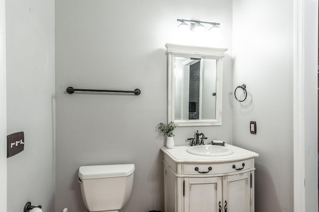 1040 Mansker Farm Blvd, Hendersonville, TN 37075 - half bathroom featuring toilet and vanity